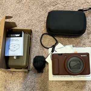 Sony ZV-1M2 Vlog Camera with Case and Flash